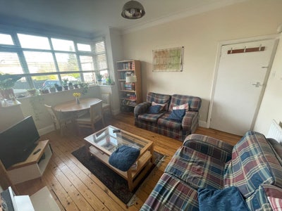 Spacious House for Professionals in Headingley Main Photo