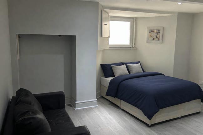 Spacious double with ensuite Gillingham Main Photo
