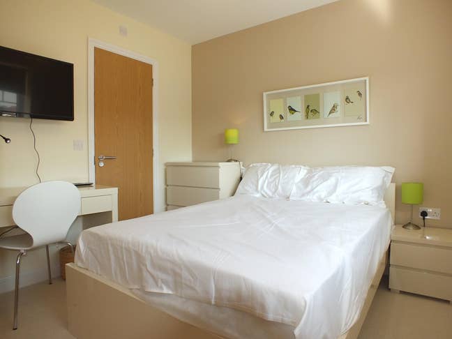 Close to Sutton Business Park & A329M Main Photo