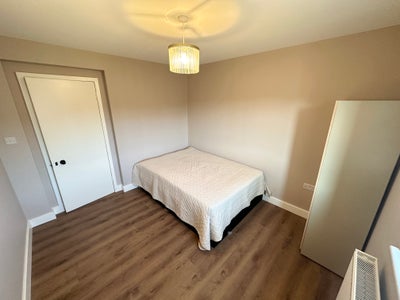 🌕 Spacious room in 3bed + balcony - NOW 🌕 Main Photo