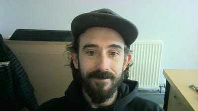 35 year old design engineer seeking accomodation Main Photo