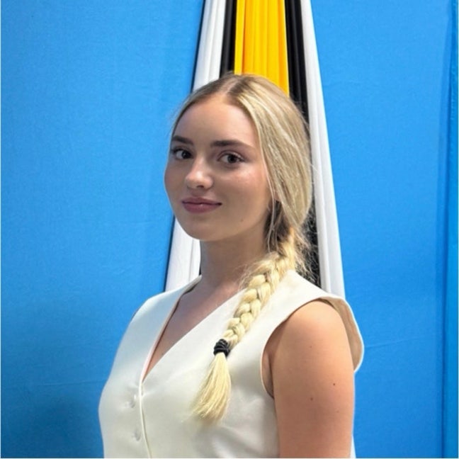 Professional Female seeks a single or double room Main Photo