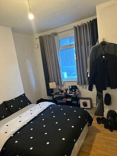 Double Spare Room Available  Main Photo
