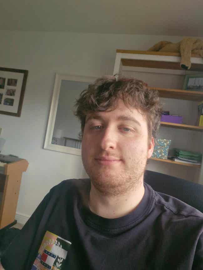 23M Masters Student Looking for house share Main Photo