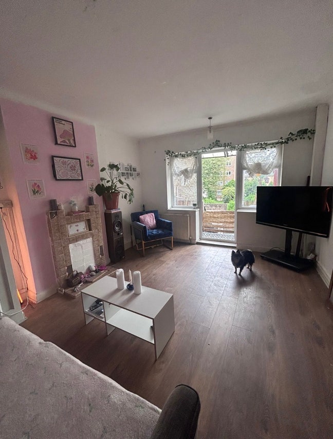 Room next to Victoria park💕 Main Photo