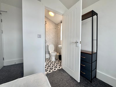 **Ensuite Furnsihed Room- All Bills inc** Main Photo