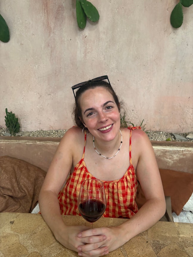Professional Female seeks a double room Main Photo