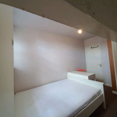 Room. Chelsea. Main Photo