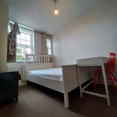 Room. Chelsea. Main Photo