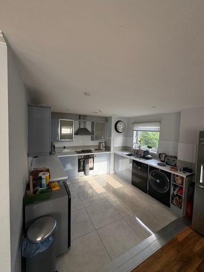 Spacious Double Room + Own Bathroom Main Photo