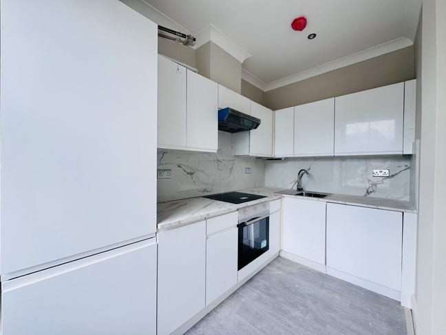 Brand New Stunning 1Bed Battersea High Street SW11 Main Photo