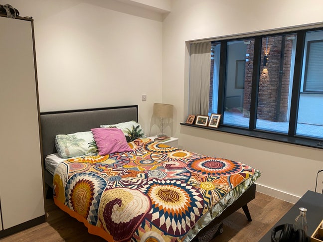Looking for Flatmate  Main Photo