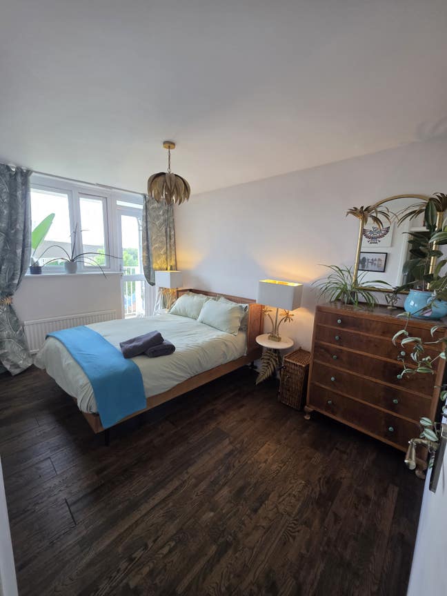 Bermondsey bright room - short term  Main Photo