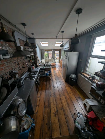 Room for rent in spacious maisonette  Main Photo
