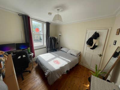 Spacious Double Room Available near Mill Road Main Photo