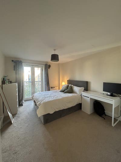 Double Room Available Main Photo