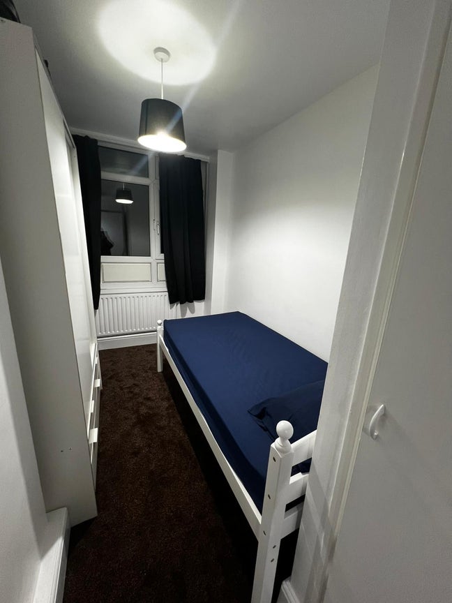 Rooms to rent  Main Photo