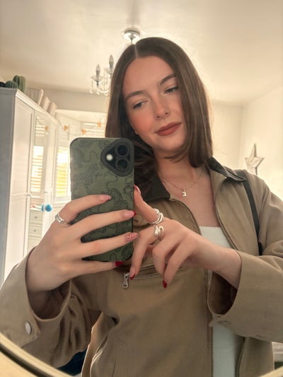 Professional looking for a house/flat share Main Photo