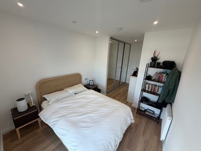 Modern ensuite room w. shared living room/ terrace Main Photo