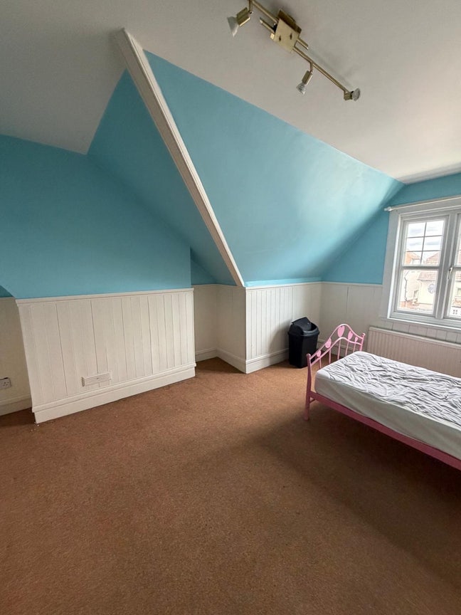 Beautiful rooms in a great location  Main Photo