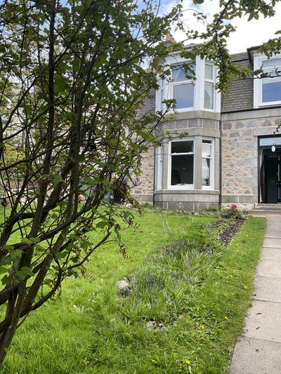 1 bedroom first floor flat in large granite house Main Photo