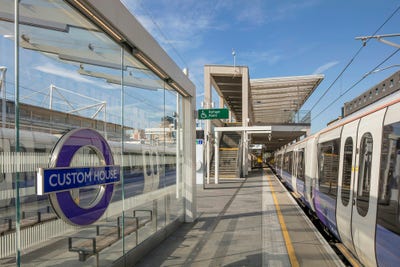 Cosy Room & Remarkable Value by Elizabeth Line Main Photo