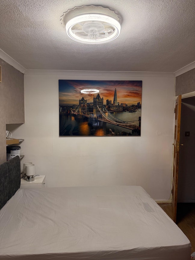 Double Room to Rent for boys or girls  Main Photo
