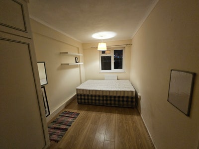 Cozy Bermondsey Double - 5 min to Tube - Available Main Photo