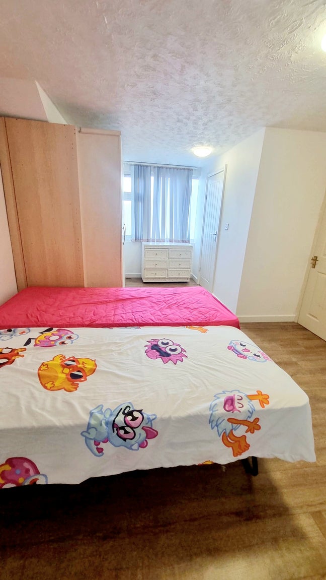 Fully furnished double is available  Main Photo