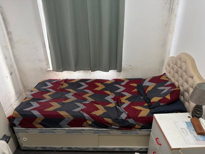 Single room Available LU1 330 per month Main Photo