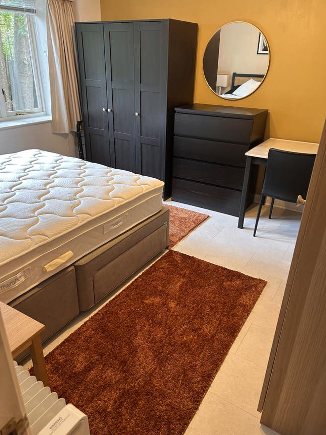 Wimbledon - double room available in quiet area Main Photo