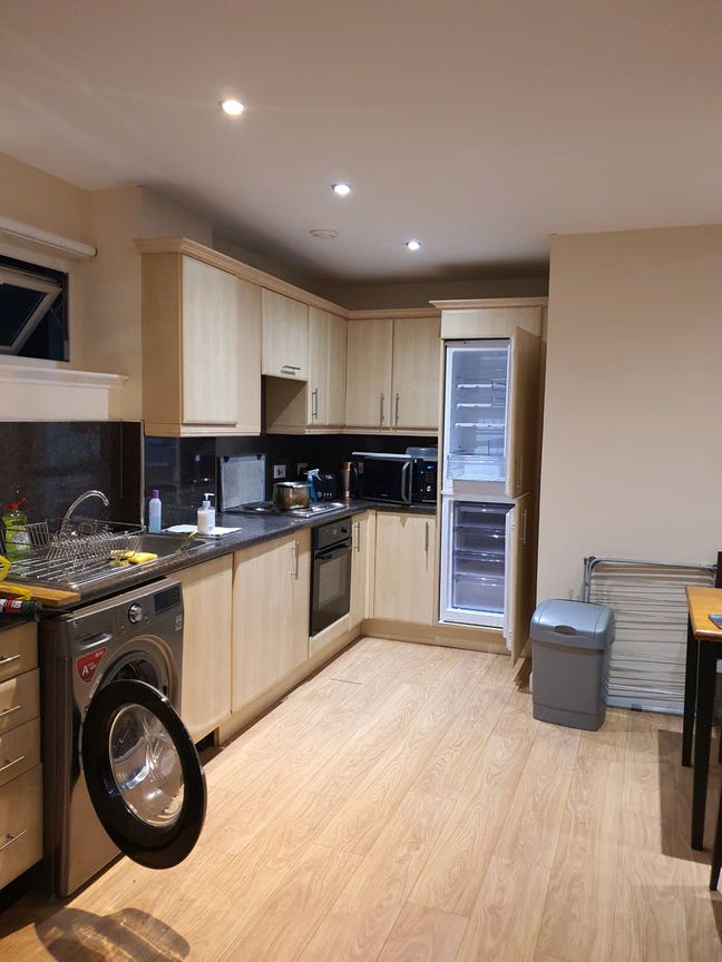 Finnieston Ensuite double bedroom  Main Photo