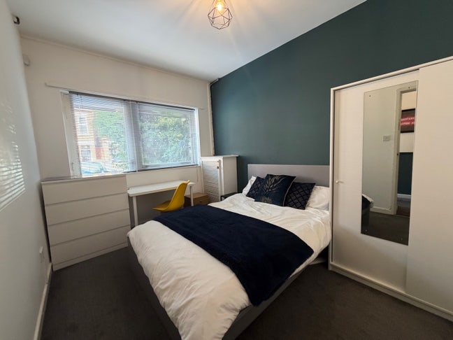 Double Room in West Bridgford Near Central Ave Main Photo