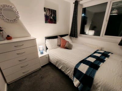  Beautiful Room At A Great Location  Main Photo