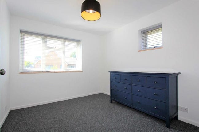 Spacious double room to rent in Hornsey Main Photo