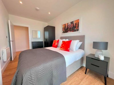 ✨ Fully Furnished Rooms in Vibrant East London Main Photo