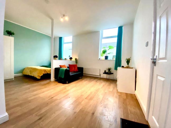 ⭐😎⭐  Fantastic Professional House Share Main Photo