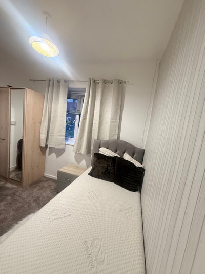 Room for female  Main Photo