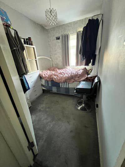 RM8 1YP – Single Room Available Main Photo
