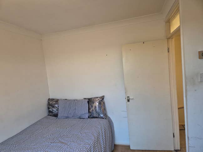 A Double Room  to share for a single person Main Photo