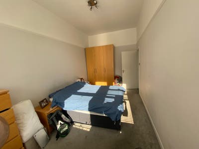 Large double bedroom on Putney High Street Main Photo
