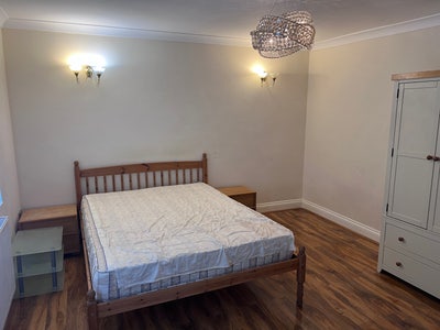 Huge size double bedroom in Hounslow West area Main Photo