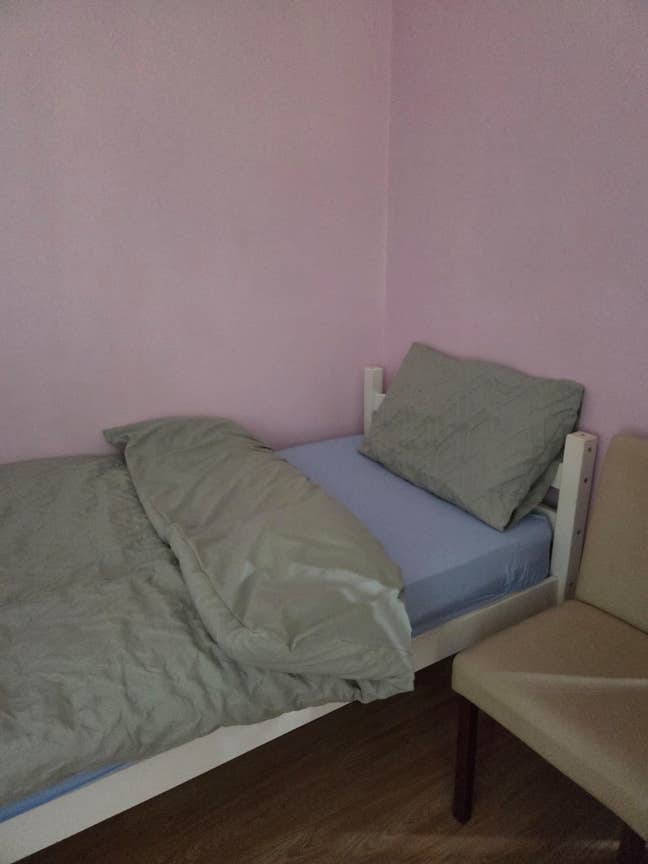 1 Single Bedroom  Main Photo