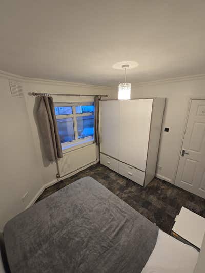 Spacious room to Rent in West Drayton, UB7 Main Photo