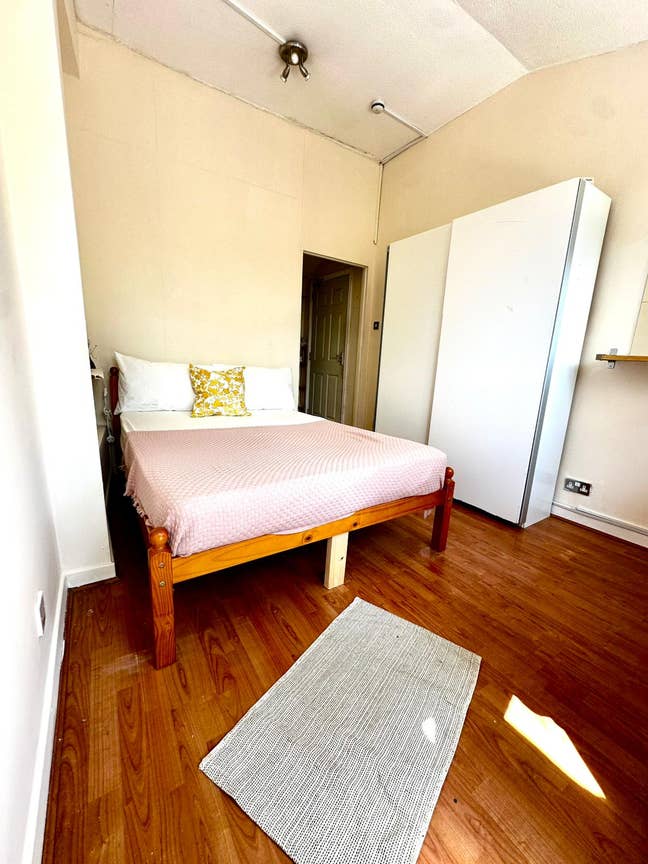 Room in a Shared House Main Photo