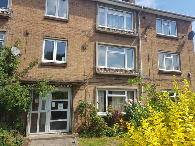 2 Bed Lovely Bright Flat in WARWICK Main Photo