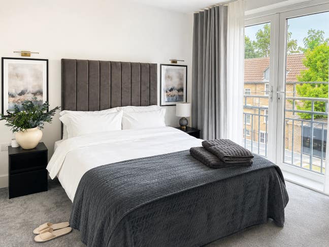 Luxury Ensuite Double Room with Garden Access E6 Main Photo