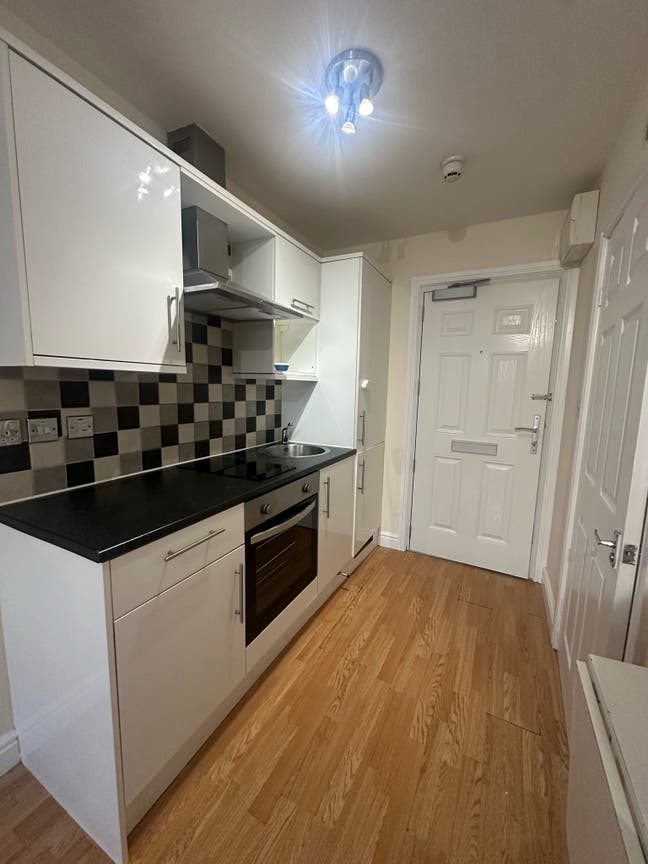 Studio Flat  Main Photo