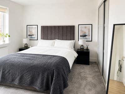 Stylish Double Room|Built-in Wardrobes|Garden Aces Main Photo
