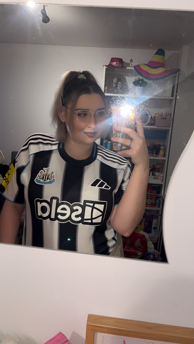 Professional Female seeks a double room Main Photo